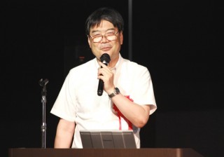 講演する内田センター長