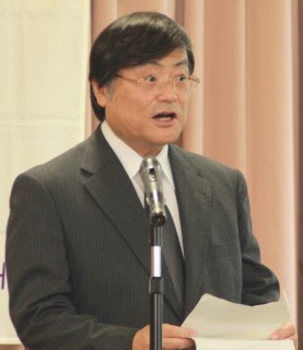 式辞を述べる島田学長