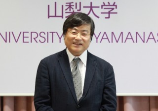 式辞を述べる島田学長