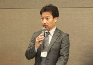 司会を務める奥田 徹ワイン科学研究センター長