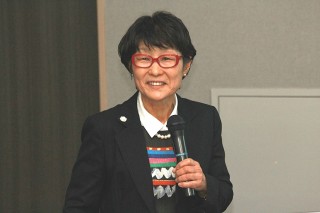 一盛氏による講演会の様子