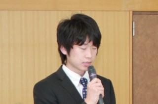 謝辞を述べる藤森さん